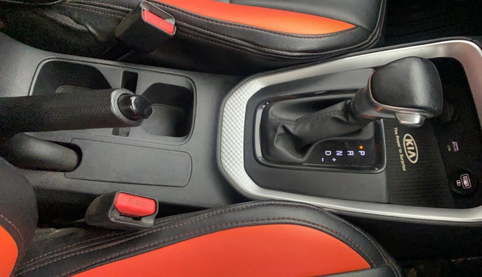 2021 KIA SONET HTK PLUS 1.5 AT, Diesel, Automatic, 67,318 km, Gear Lever