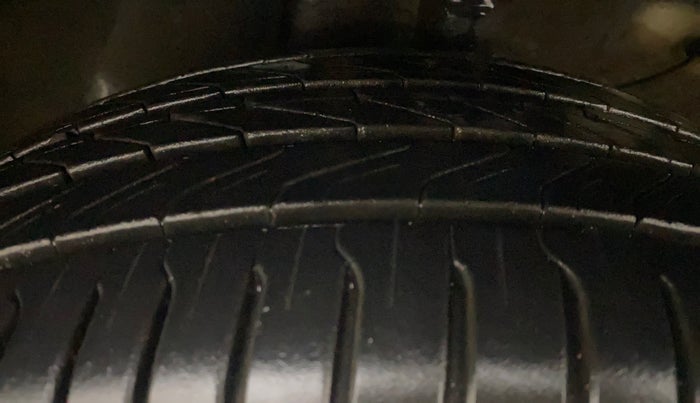 2021 KIA SONET HTK PLUS 1.5 AT, Diesel, Automatic, 67,318 km, Left Front Tyre Tread