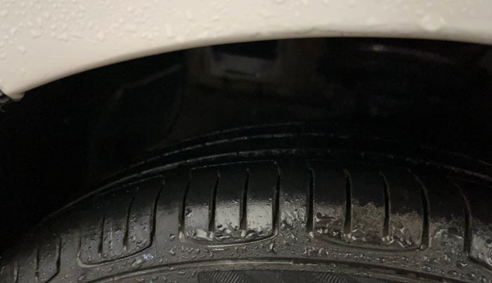 2014 Hyundai Grand i10 ASTA (O) 1.2 KAPPA VTVT, Petrol, Manual, 37,807 km, Left Front Tyre Tread