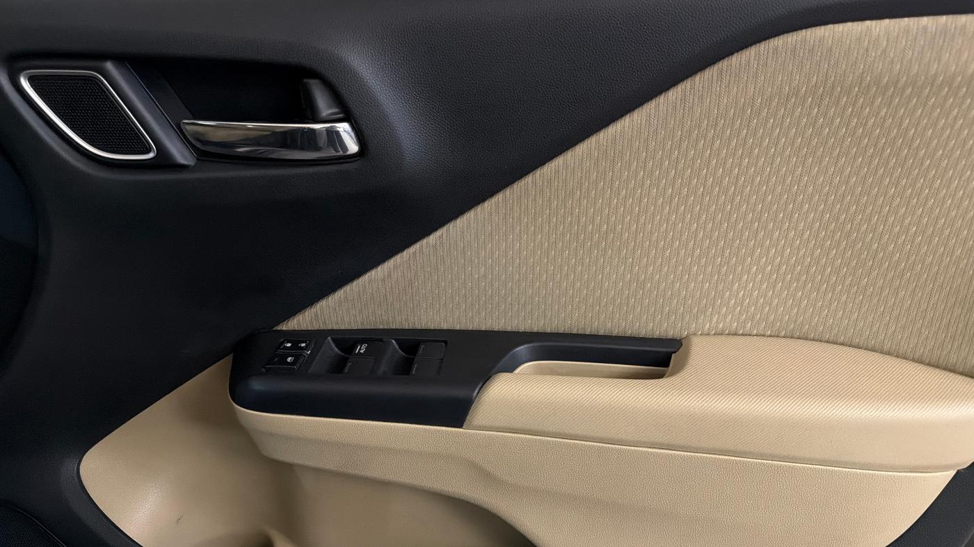 2021 Honda City 1.5L I-VTEC V MT 4TH GEN, Petrol, Manual, 52,113 km, Driver Side Door Panels Control