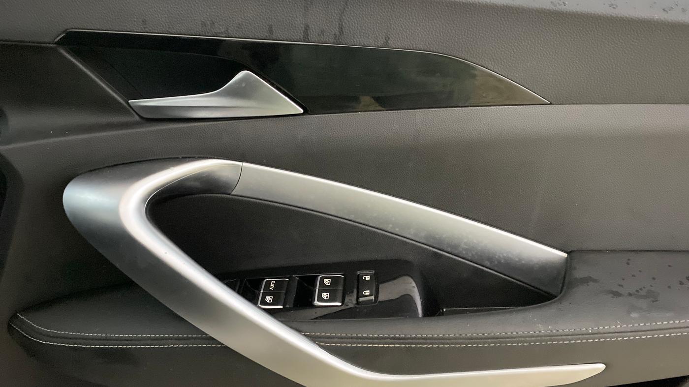 2020 MG HECTOR SHARP 1.5 DCT PETROL, Petrol, Automatic, 39,292 km, Driver Side Door Panels Control