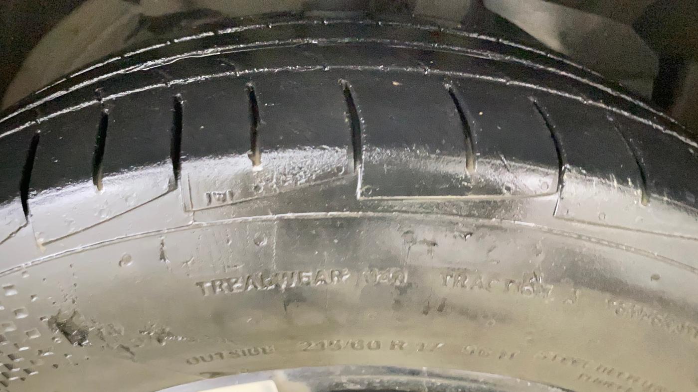 2020 MG HECTOR SHARP 1.5 DCT PETROL, Petrol, Automatic, 39,292 km, Right Front Tyre Tread
