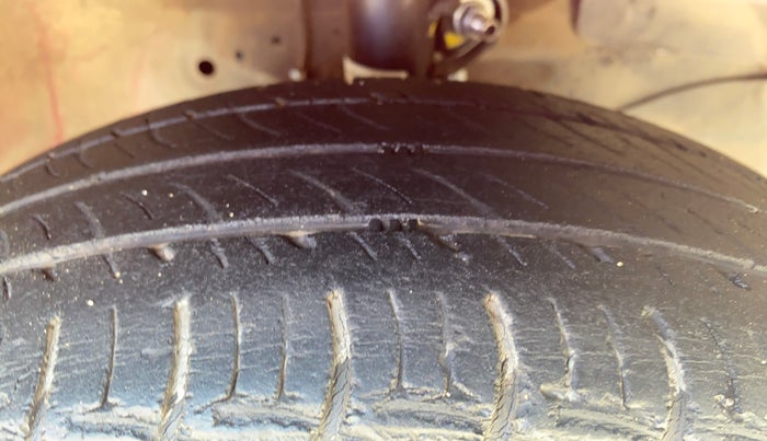 2017 Honda Brio S MT, CNG, Manual, 47,645 km, Right Front Tyre Tread