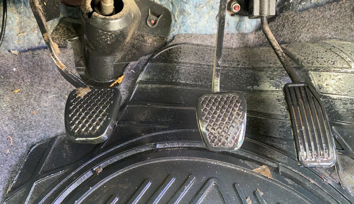 2017 Honda Brio S MT, CNG, Manual, 47,645 km, Pedals