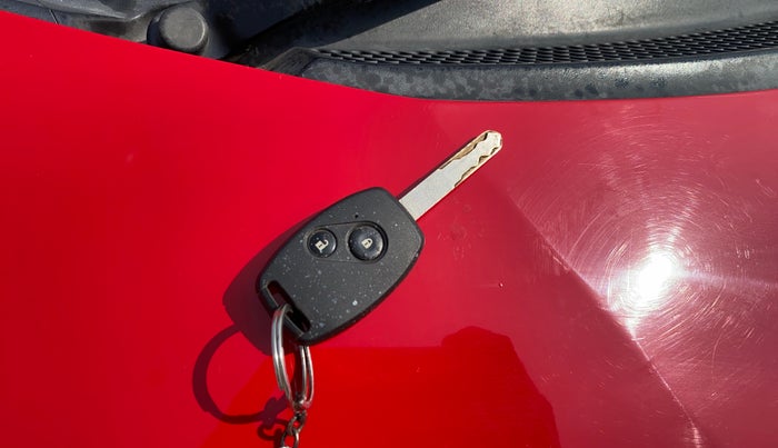 2017 Honda Brio S MT, CNG, Manual, 47,645 km, Key Close Up