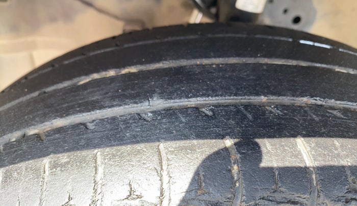 2017 Honda Brio S MT, CNG, Manual, 47,645 km, Left Front Tyre Tread