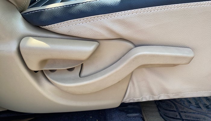 2017 Honda Brio S MT, CNG, Manual, 47,645 km, Driver Side Adjustment Panel