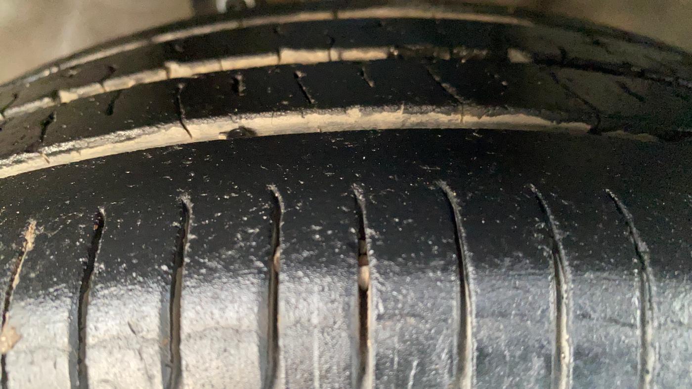 2018 Maruti Celerio VXI CNG, CNG, Manual, 1,28,113 km, Right Front Tyre Tread