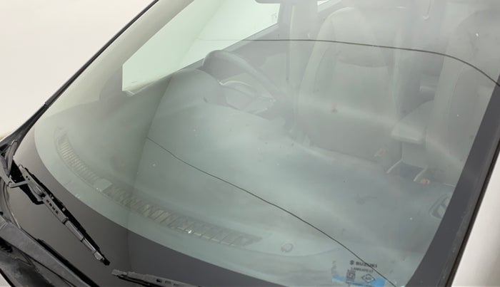 2017 Maruti Ciaz ALPHA  AT 1.4  PETROL, CNG, Automatic, 1,20,295 km, Front windshield - Minor spot on windshield