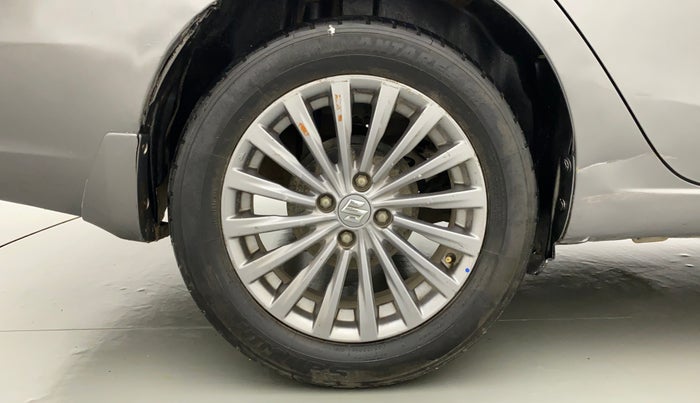 2017 Maruti Ciaz ALPHA  AT 1.4  PETROL, CNG, Automatic, 1,20,295 km, Right Rear Wheel