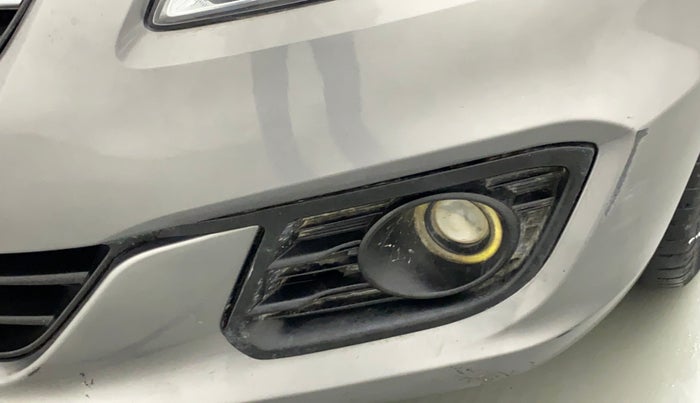 2017 Maruti Ciaz ALPHA  AT 1.4  PETROL, CNG, Automatic, 1,20,295 km, Left fog light - Not fixed properly