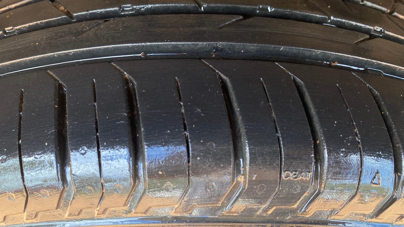 2024 Volkswagen VIRTUS TOPLINE TSI 1.0 AT, Petrol, Automatic, 20,053 km, Right Rear Tyre Tread