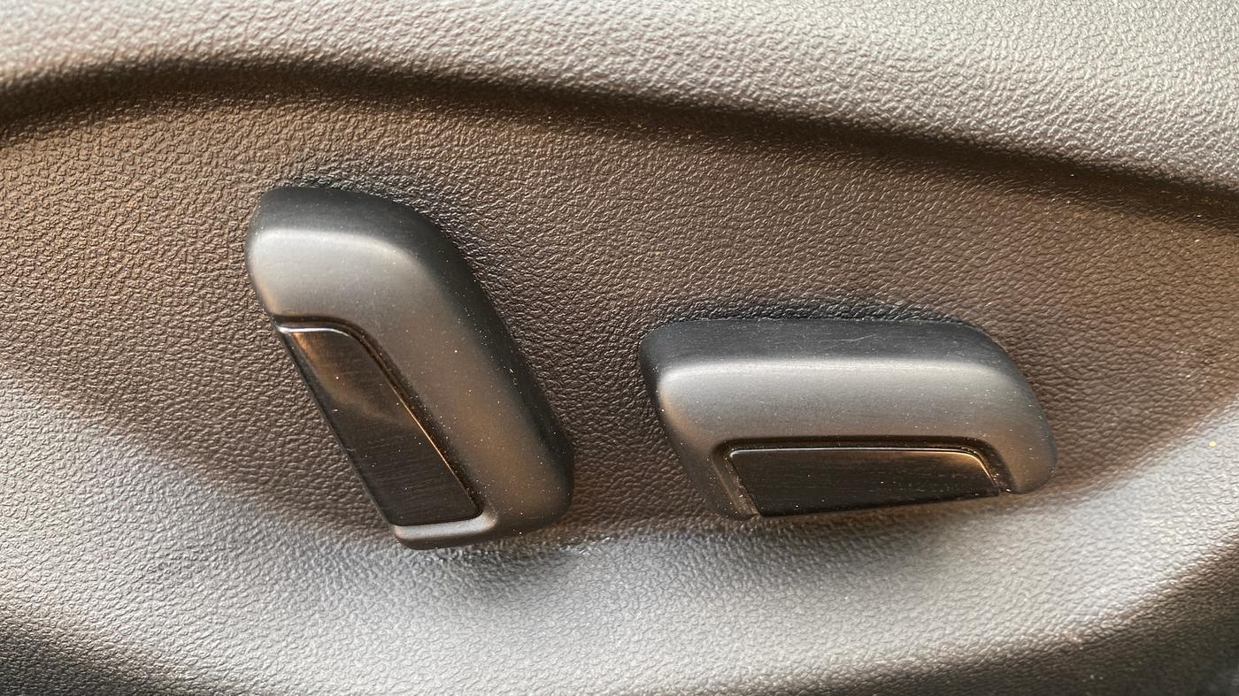 2024 Volkswagen VIRTUS TOPLINE TSI 1.0 AT, Petrol, Automatic, 20,053 km, Driver Side Adjustment Panel