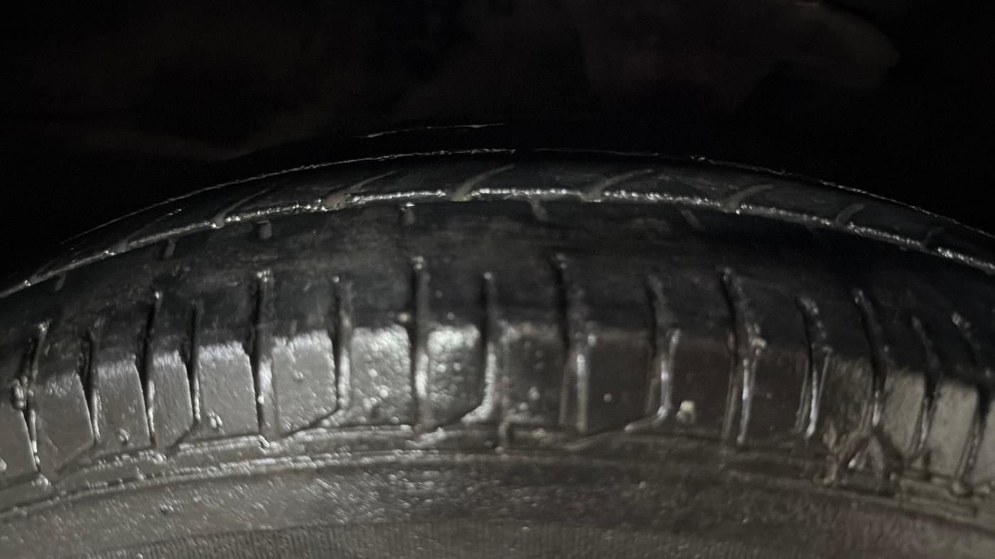2014 Hyundai i10 MAGNA 1.2, Petrol, Manual, 76,915 km, Right Front Tyre Tread