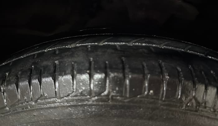 2014 Hyundai i10 MAGNA 1.2, Petrol, Manual, 76,915 km, Right Front Tyre Tread