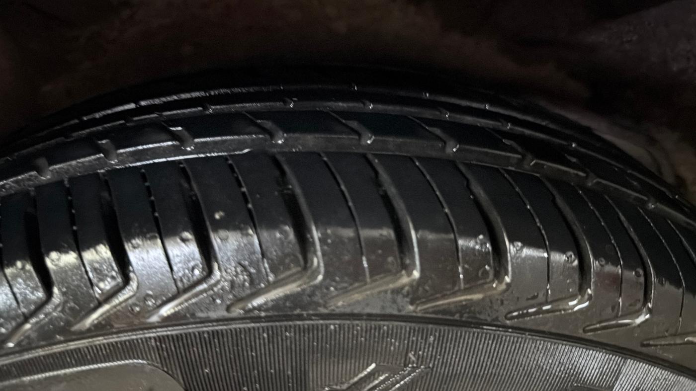 2014 Hyundai i10 MAGNA 1.2, Petrol, Manual, 76,915 km, Right Rear Tyre Tread