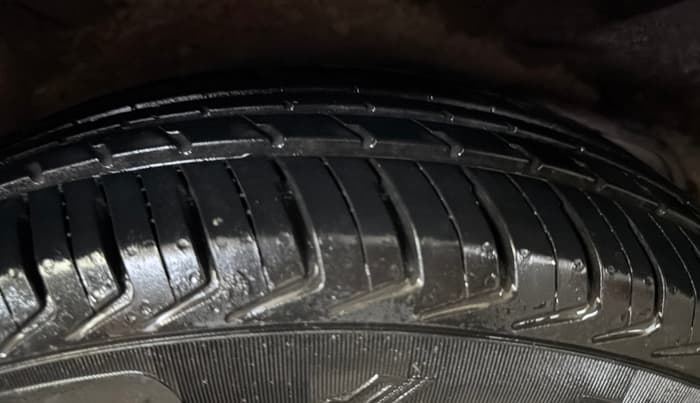 2014 Hyundai i10 MAGNA 1.2, Petrol, Manual, 76,915 km, Right Rear Tyre Tread