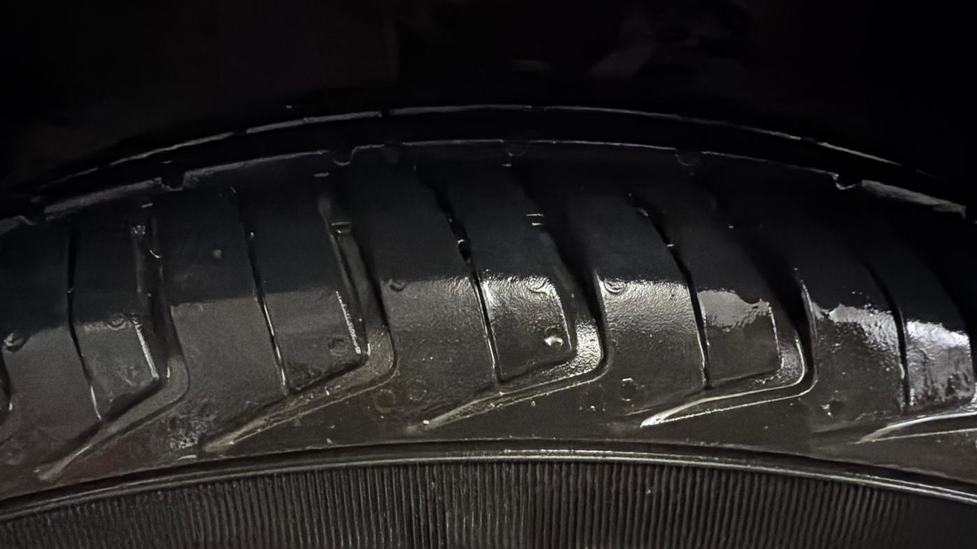 2014 Hyundai i10 MAGNA 1.2, Petrol, Manual, 76,915 km, Left Front Tyre Tread