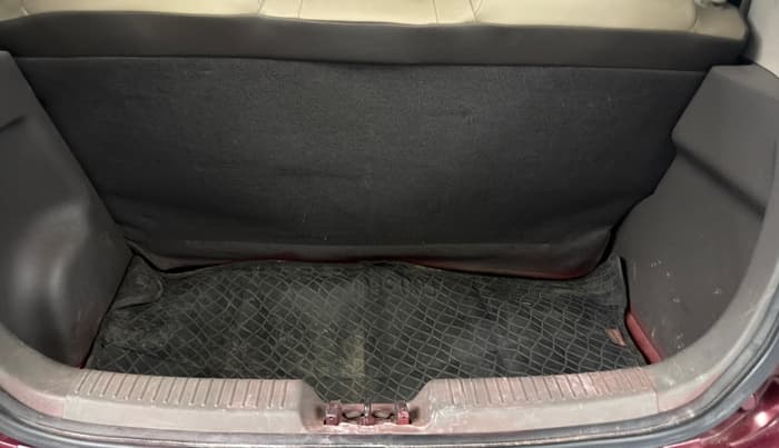 2014 Hyundai i10 MAGNA 1.2, Petrol, Manual, 76,915 km, Boot Inside