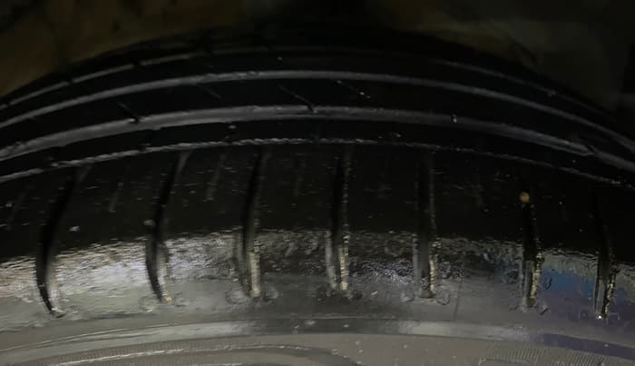 2022 MG HECTOR SHARP 1.5 PETROL CVT, Petrol, Automatic, 28,388 km, Right Front Tyre Tread