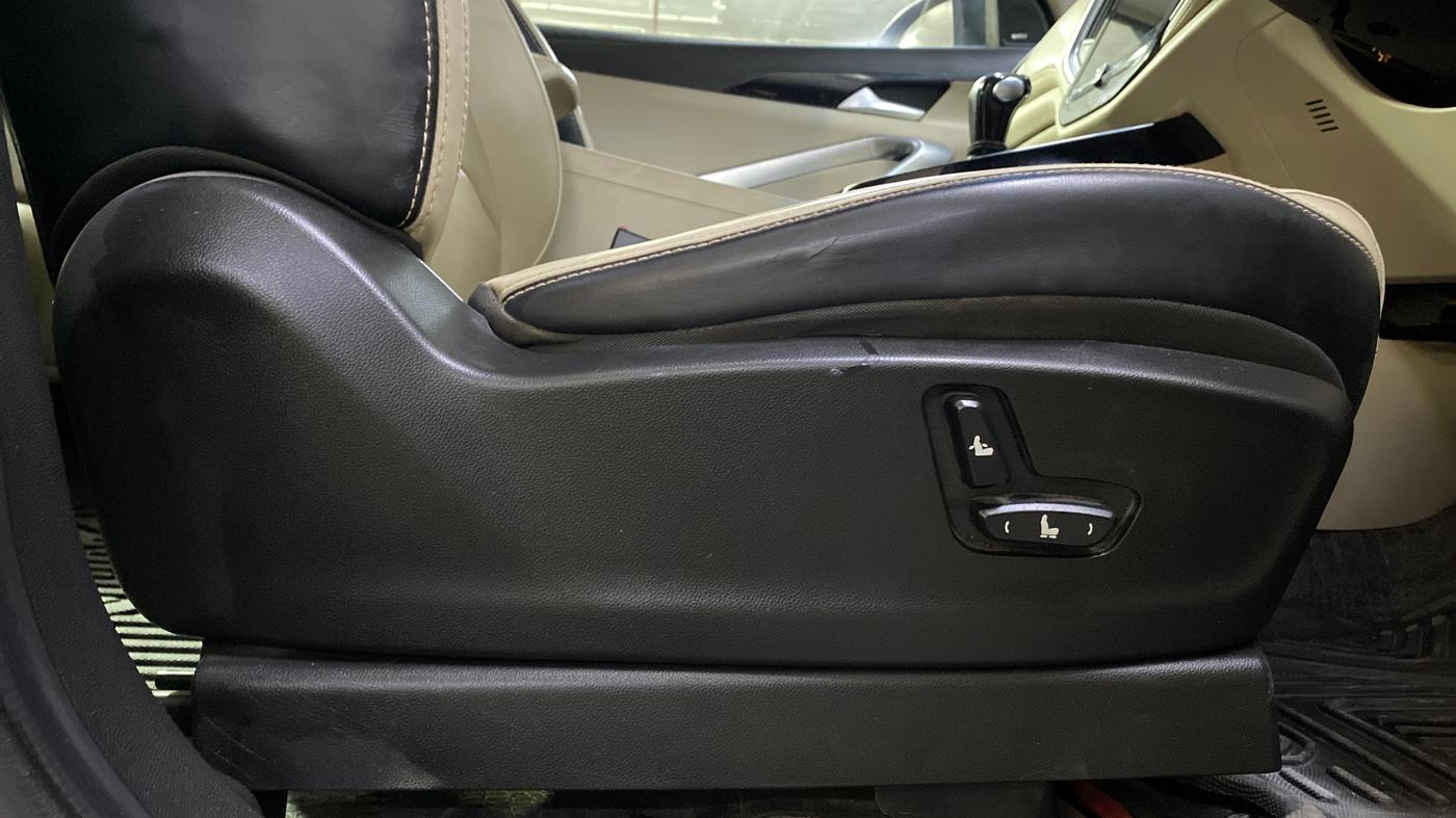 2022 MG HECTOR SHARP 1.5 PETROL CVT, Petrol, Automatic, 28,324 km, Driver Side Adjustment Panel