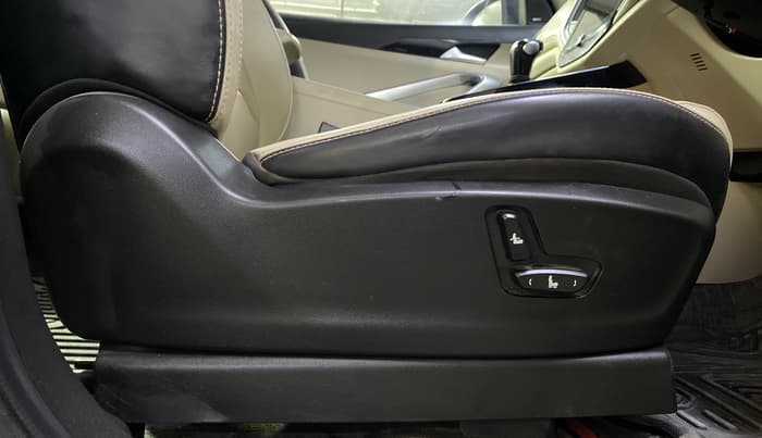 2022 MG HECTOR SHARP 1.5 PETROL CVT, Petrol, Automatic, 28,388 km, Driver Side Adjustment Panel