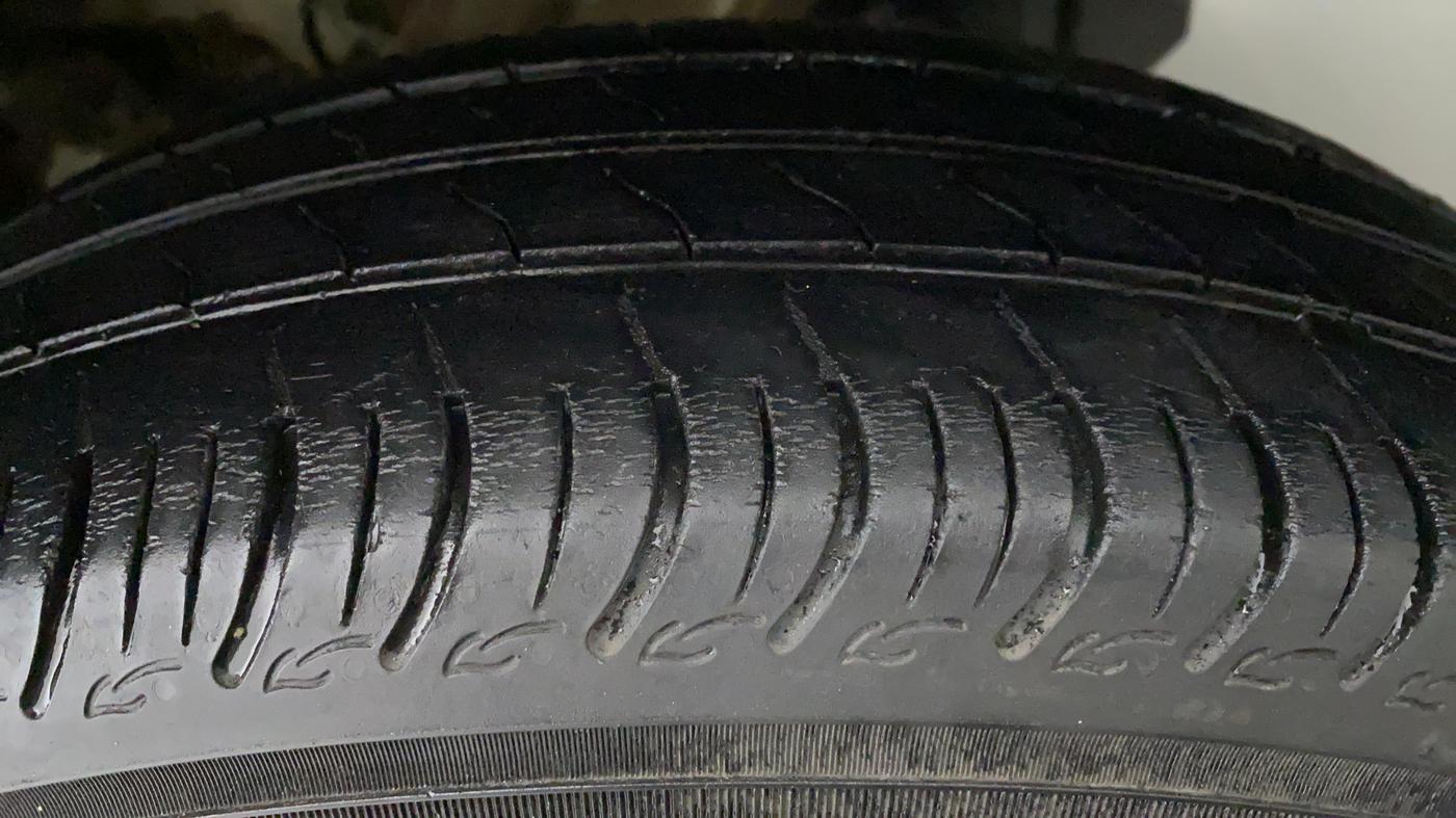 2021 Maruti S PRESSO VXI (O) CNG, CNG, Manual, 24,279 km, Left Rear Tyre Tread