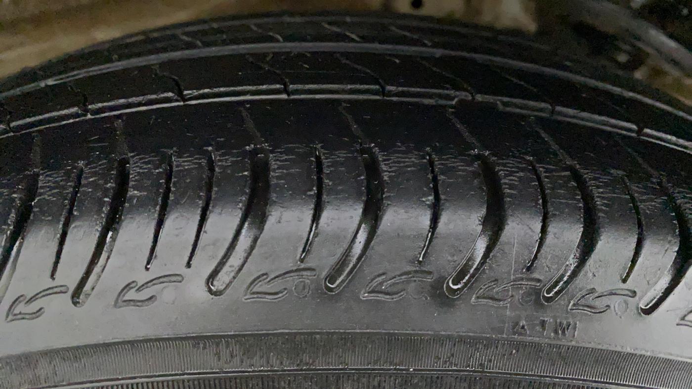 2021 Maruti S PRESSO VXI (O) CNG, CNG, Manual, 24,279 km, Right Rear Tyre Tread