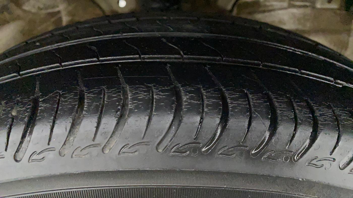 2021 Maruti S PRESSO VXI (O) CNG, CNG, Manual, 24,279 km, Right Front Tyre Tread