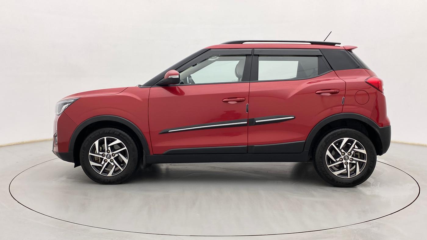 2022 Mahindra XUV300 W8 (O) 1.2 PETROL AMT, Petrol, Automatic, 11,127 km, Left Side