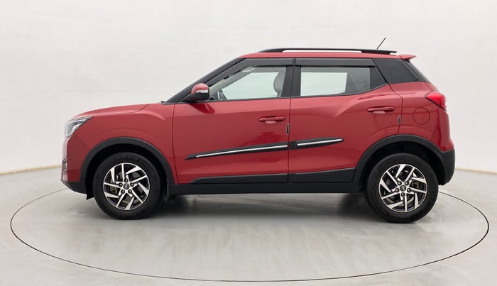 2022 Mahindra XUV300 W8 (O) 1.2 PETROL AMT, Petrol, Automatic, 11,127 km, Left Side