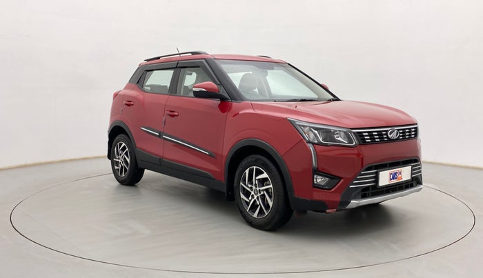 2022 Mahindra XUV300 W8 (O) 1.2 PETROL AMT, Petrol, Automatic, 11,127 km, Right Front Diagonal