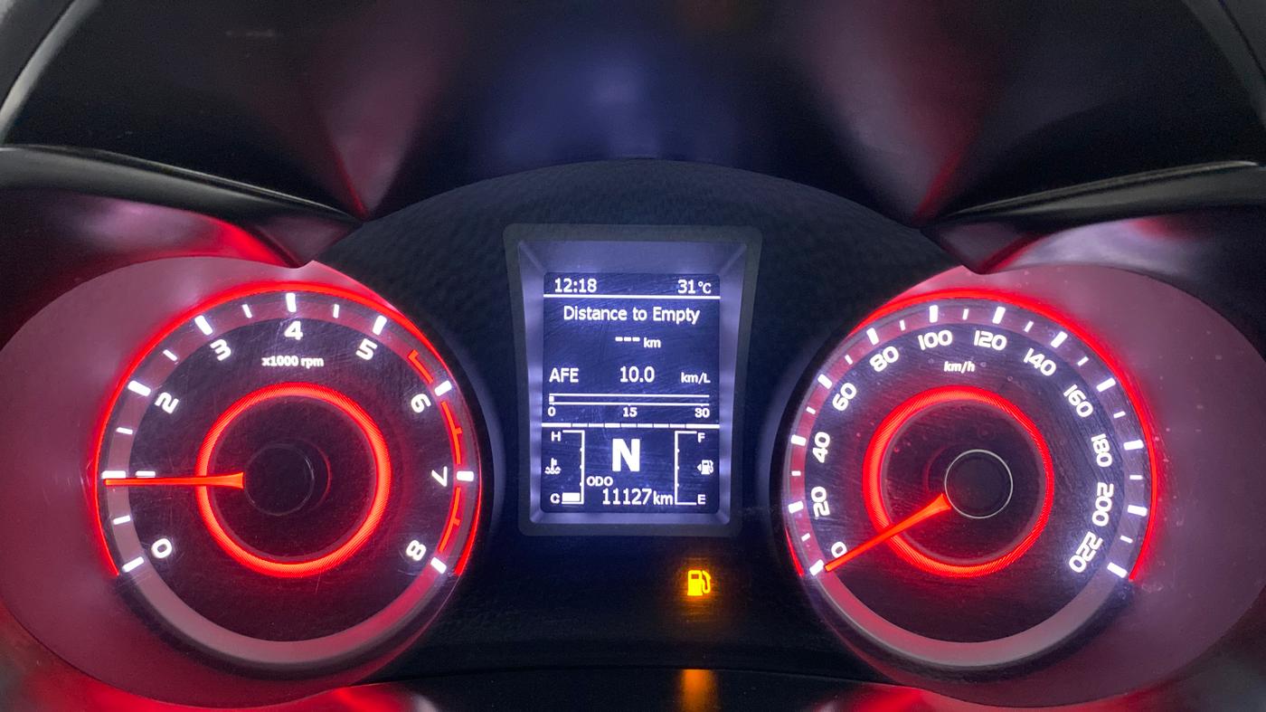 2022 Mahindra XUV300 W8 (O) 1.2 PETROL AMT, Petrol, Automatic, 11,127 km, Odometer Image