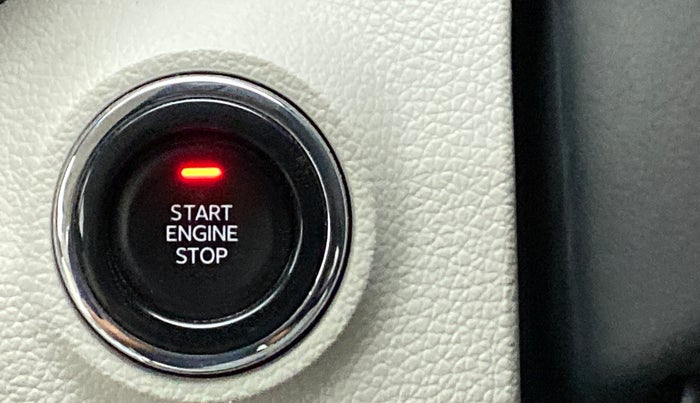 2022 Mahindra XUV300 W8 (O) 1.2 PETROL AMT, Petrol, Automatic, 11,127 km, Keyless Start/ Stop Button