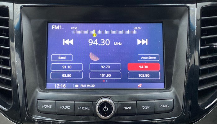 2022 Mahindra XUV300 W8 (O) 1.2 PETROL AMT, Petrol, Automatic, 11,127 km, Infotainment System