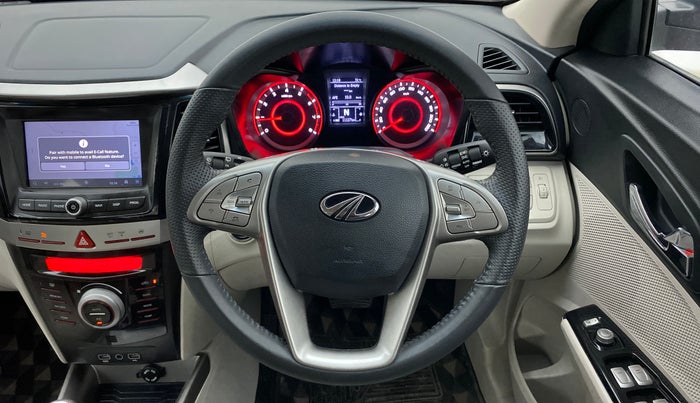 2022 Mahindra XUV300 W8 (O) 1.2 PETROL AMT, Petrol, Automatic, 11,127 km, Steering Wheel Close Up