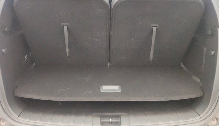 2022 Mahindra ALTURAS G4 4WD AT, Diesel, Automatic, 28,121 km, Boot Inside