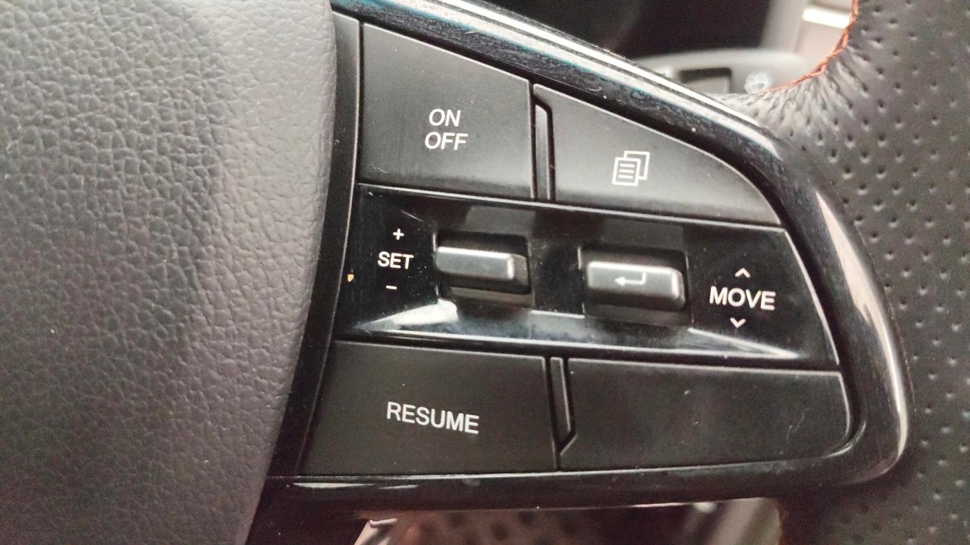 2022 Mahindra ALTURAS G4 4WD AT, Diesel, Automatic, 28,121 km, Adaptive Cruise Control