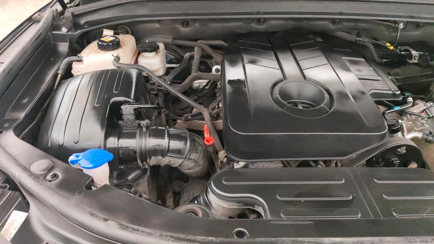 2022 Mahindra ALTURAS G4 4WD AT, Diesel, Automatic, 28,121 km, Engine View - Right