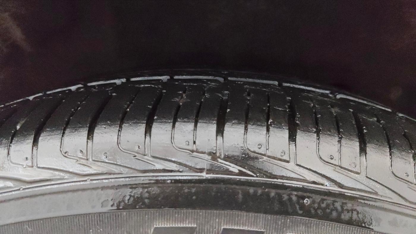 2022 Mahindra ALTURAS G4 4WD AT, Diesel, Automatic, 28,121 km, Left Rear Tyre Tread
