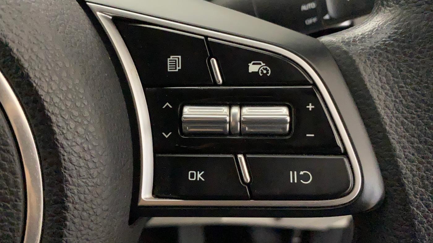 2022 KIA CARENS PRESTIGE PLUS 1.4 PETROL 7 STR, Petrol, Manual, 21,288 km, Adaptive Cruise Control