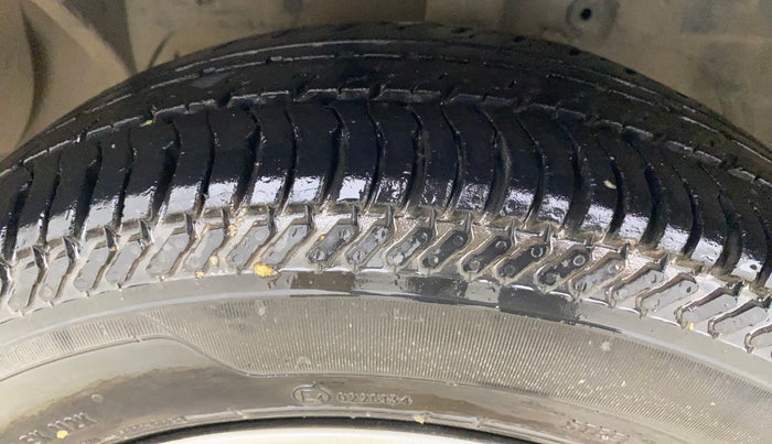 2015 Ford Figo Aspire AMBIENTE 1.2 PETROL, Petrol, Manual, 21,424 km, Left Front Tyre Tread