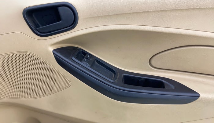 2015 Ford Figo Aspire AMBIENTE 1.2 PETROL, Petrol, Manual, 21,424 km, Driver Side Door Panels Control