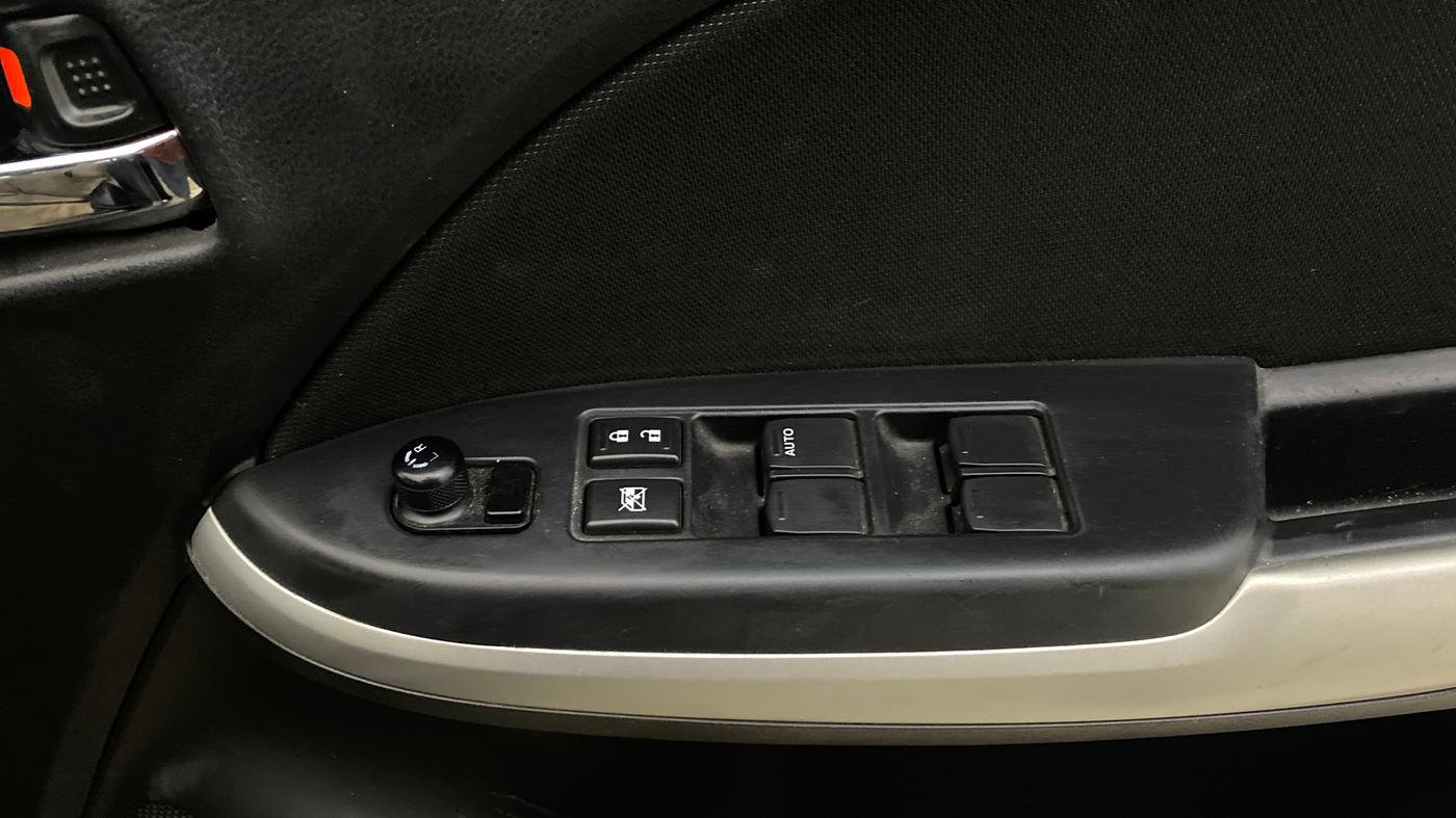 2016 Maruti Baleno ALPHA PETROL 1.2, Petrol, Manual, 32,844 km, Driver Side Door Panels Control