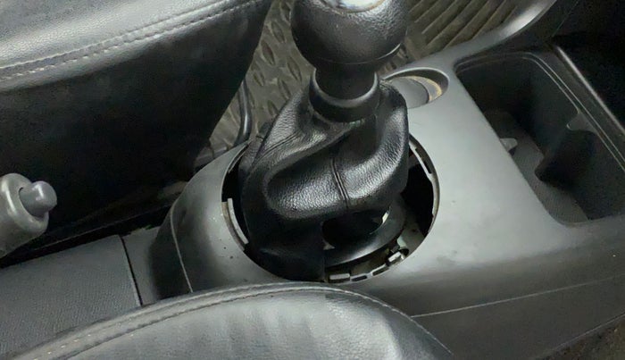2011 Maruti Swift LXI, Petrol, Manual, 81,771 km, Gear lever - Boot Cover minor damage