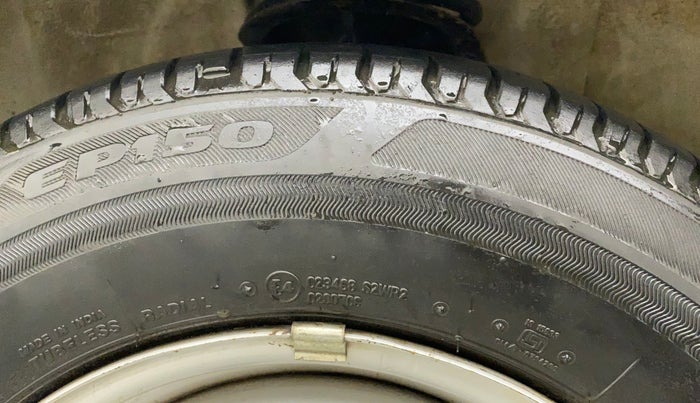 2011 Maruti Swift LXI, Petrol, Manual, 81,771 km, Left front tyre - Minor crack