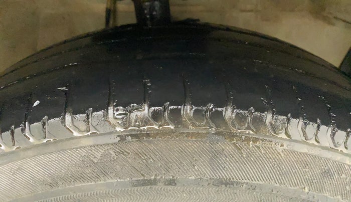 2011 Maruti Swift LXI, Petrol, Manual, 81,771 km, Right Front Tyre Tread