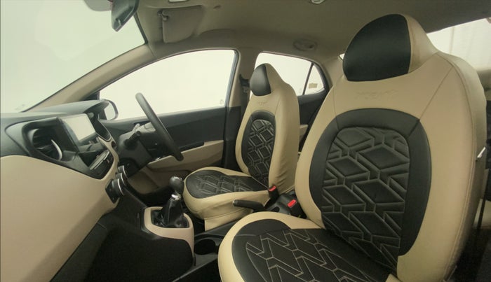 2014 Hyundai Xcent S (O) 1.2, Petrol, Manual, 34,833 km, Right Side Front Door Cabin