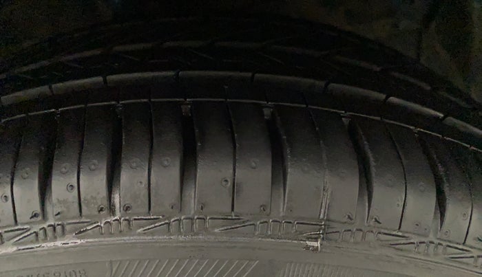 2014 Hyundai Xcent S (O) 1.2, Petrol, Manual, 34,833 km, Left Front Tyre Tread