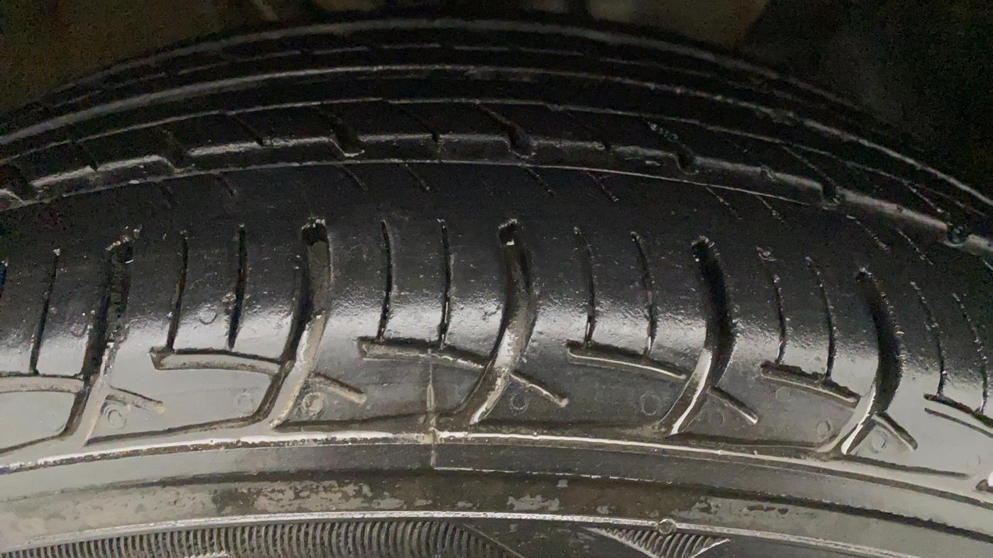 2018 Hyundai Elite i20 ASTA 1.2  CVT, Petrol, Automatic, 69,193 km, Right Front Tyre Tread